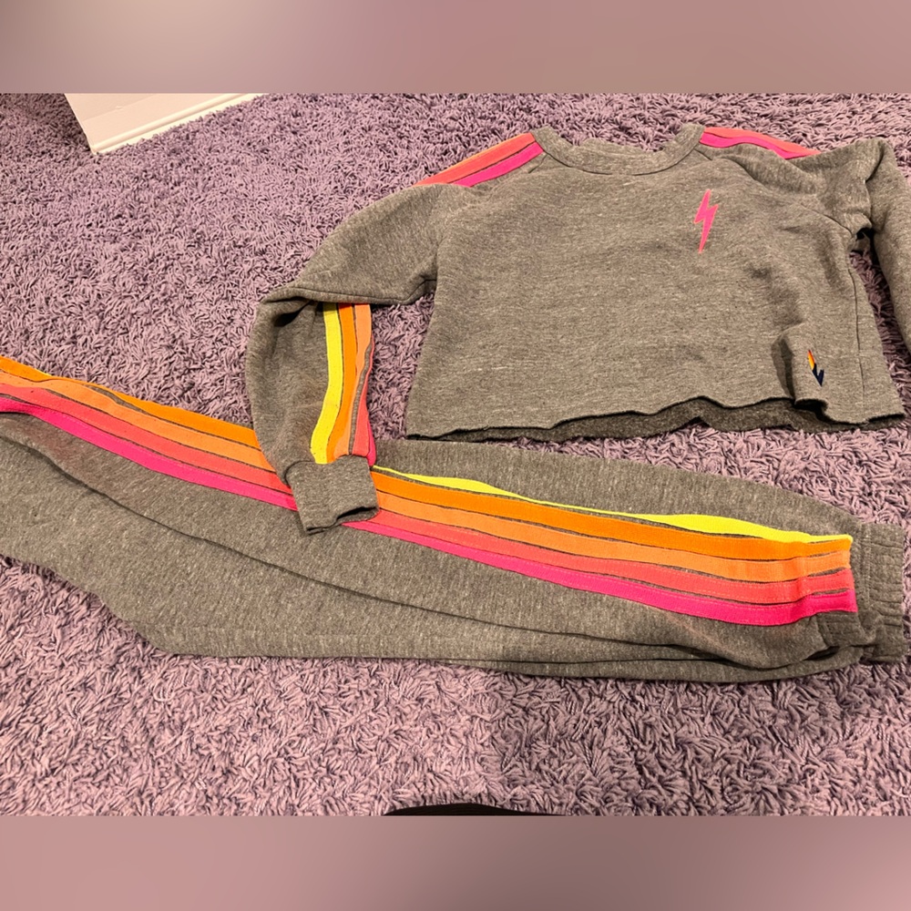 Aviator nation sweat suit size XS Used-a little pilled on the arms and legs